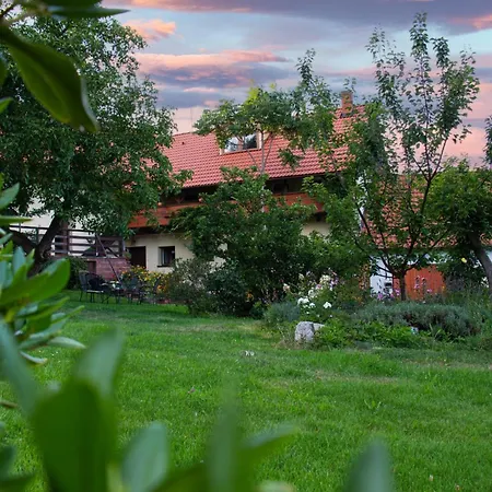 Raj Za Humny Cerne Voderady