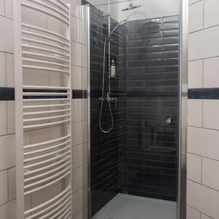 Raj Za Humny Cerne Voderady